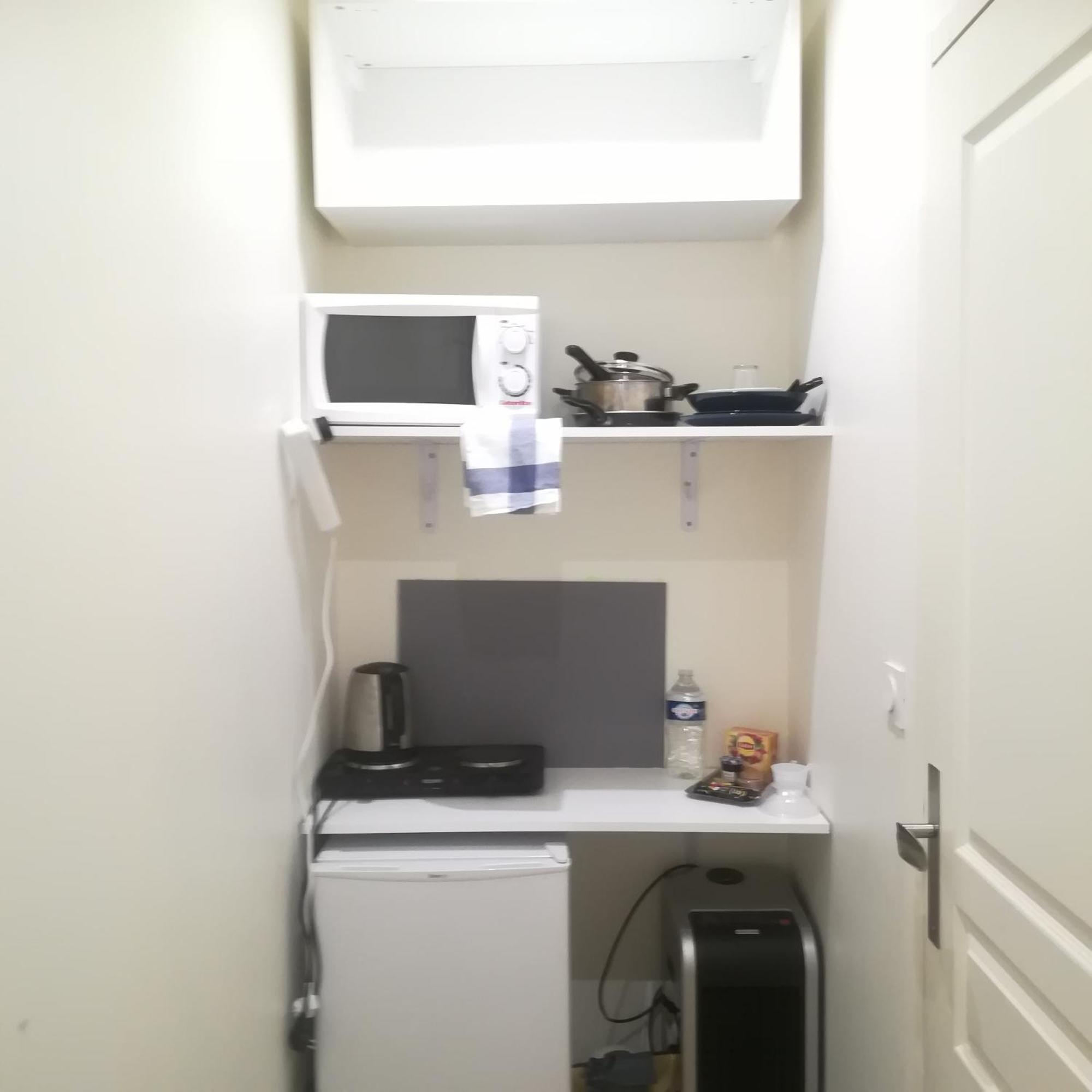 Studio Dependance Maison, 5 Mnt Gare & Tram Vénissieux 객실 사진